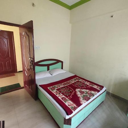 Hotel Ruchi Єркауд Екстер'єр фото