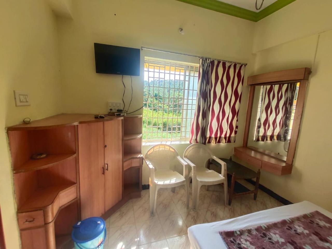 Hotel Ruchi Єркауд Екстер'єр фото
